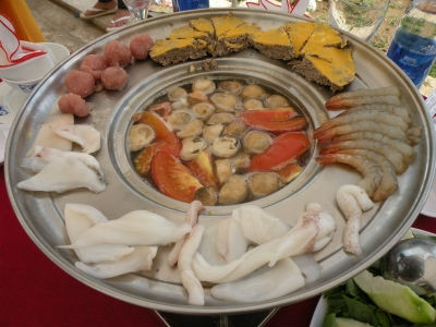 Về Sóc Trăng thưởng thức lẩu cua đồng hải sản