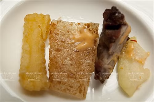 Khám phá ẩm thực Nam Bộ: Thưởng thức Bánh xôi chiên phồng