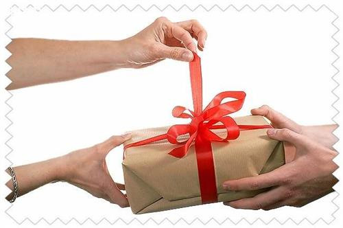 5 điểm khác nhau về văn hóa giao tiếp giữa người Việt và phương Tây