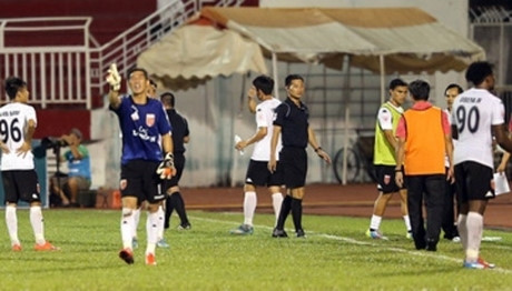 V.League 2017: Cần có giải pháp căn cơ để lấy lại niềm tin của người hâm mộ