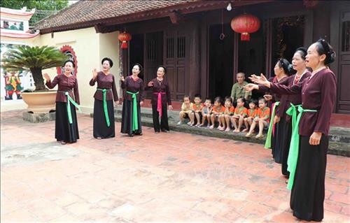 Bảo tồn nghệ thuật hát trống quân Bùi Xá