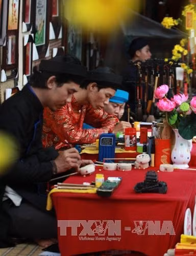 Phố ông đồ Sài Gòn nhộn nhịp ngày giáp Tết