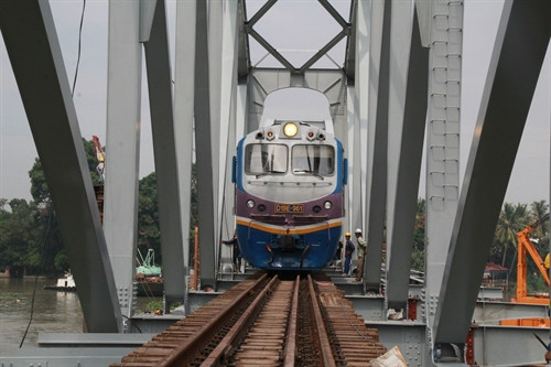 Thông tàu cầu Ghềnh sau hơn 3 tháng gián đoạn