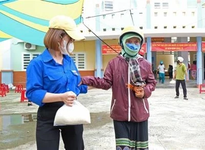 “ATM gạo” nghĩa tình về với buôn làng Raglai