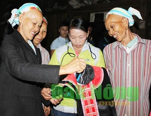 Nét độc đáo trong lễ đưa dâu của người Dao đỏ