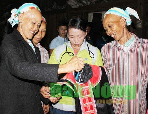 Nét độc đáo trong lễ đưa dâu của người Dao đỏ