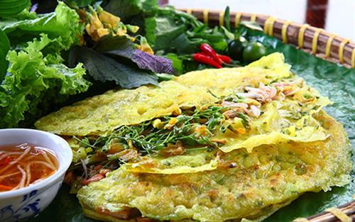 Bánh xèo bông điên điển - đặc sản độc đáo của người miền Tây