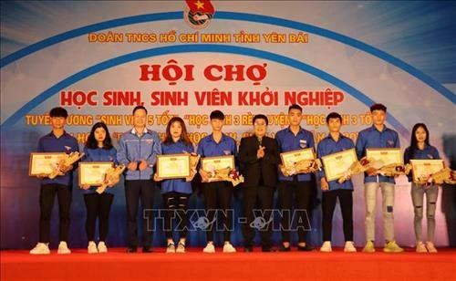 Nhân rộng phong trào “Sinh viên 5 tốt”, “Học sinh 3 rèn luyện”, "Học sinh 3 tốt" ở Yên Bái