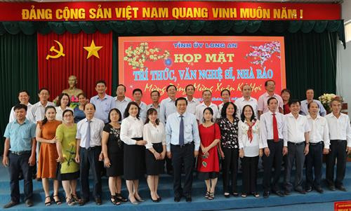 Long An: Đội ngũ trí thức, văn nghệ sỹ, nhà báo phát huy sáng tạo, góp phần phát triển kinh tế - xã hội