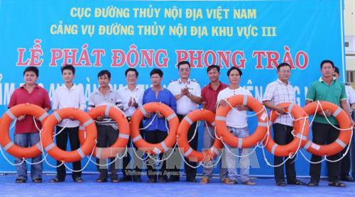 Quản lý bến đò khách trên sông trong mùa mưa bão