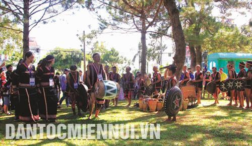 Festival văn hóa cồng chiêng Tây Nguyên 2018: Đa dạng sắc màu văn hóa