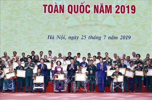 Thủ tướng Nguyễn Xuân Phúc: Chăm sóc người có công là bổn phận, nhiệm vụ thường xuyên, lâu dài