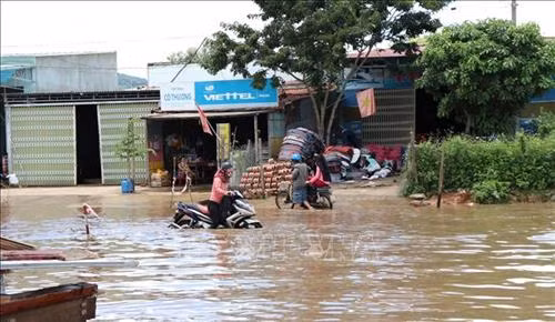 Đường Hồ Chí Minh đoạn qua huyện Ngọc Hồi, Kon Tum tiếp tục bị ngập sau mưa lớn kéo dài