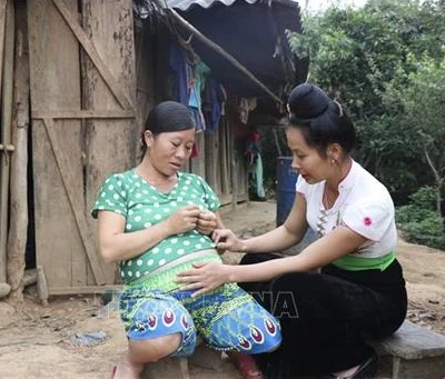 Thầm lặng cô đỡ thôn bản vùng cao Điện Biên Đông