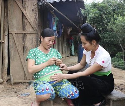Thầm lặng cô đỡ thôn bản vùng cao Điện Biên Đông