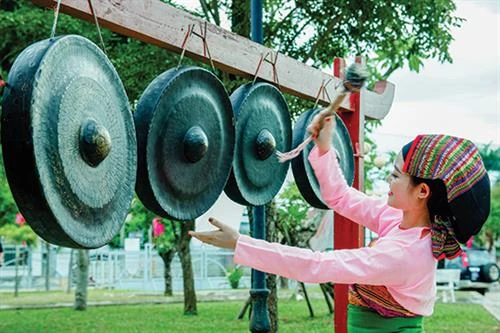 Những người giữ lửa cho văn hóa dân tộc