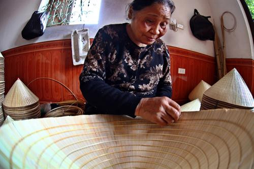 Duyên dáng nón lá Ngọc Mỹ