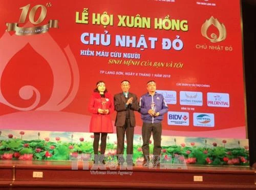 Chương trình "Chủ nhật đỏ - Lễ hội Xuân Hồng 2018" ở Lạng Sơn