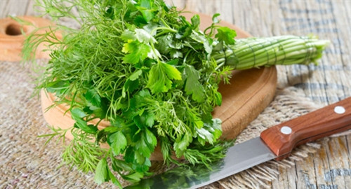 Mùi tây và thì là chống ung thư