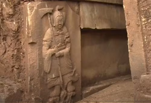 Trung Quốc phát hiện 4 ngôi mộ cổ có niên đại hơn 2.000 năm ﻿