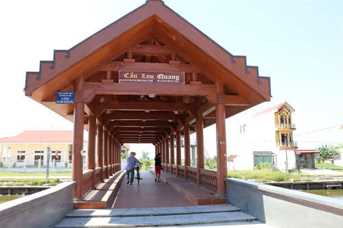 Độc đáo cầu ngói Kim Sơn (Ninh Bình)