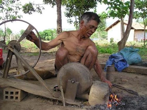 Nghề rèn truyền thống của người Tơ Đrăh