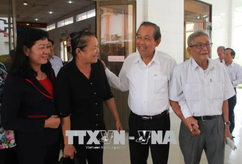 Phó Thủ tướng Trương Hòa Bình tiếp xúc cử tri tại Long An