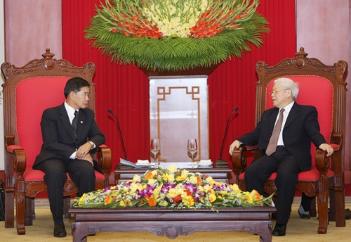 Tổng Bí thư Nguyễn Phú Trọng và Thủ tướng Nguyễn Xuân Phúc tiếp Bí thư - Đô trưởng Viêng Chăn