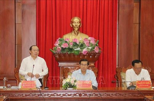Khảo sát, nghiên cứu chuỗi trồng, chế biến và xuất khẩu thanh long ở Tiền Giang