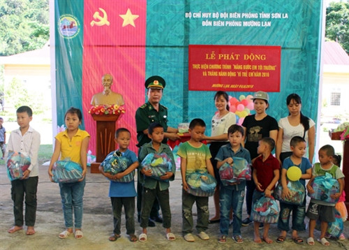 Nâng cánh ước mơ cho học sinh nghèo vùng biên