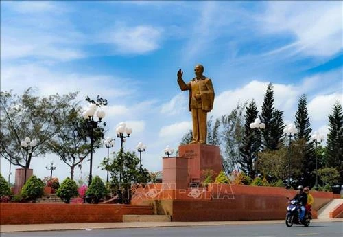 Chuyện về người chọn vị trí đặt tượng đài Bác Hồ trên bến Ninh Kiều