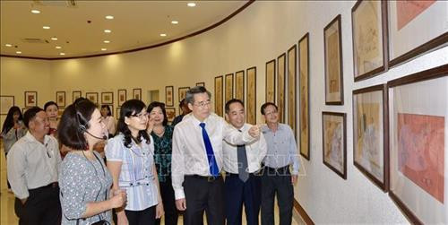 Đậm đà nét văn hóa dân tộc qua Triển lãm “Tranh dân gian truyền thống Việt Nam”
