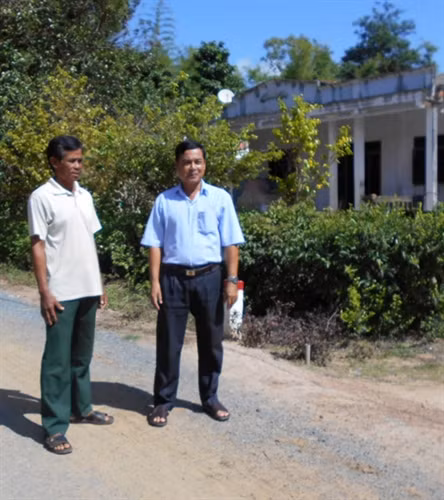 Người tiên phong hiến đất xây dựng nông thôn mới