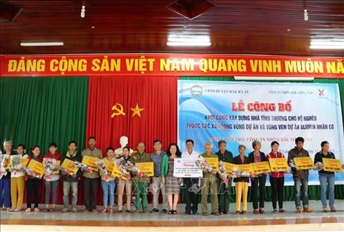 Huyện Đắk R’lấp xây dựng nhà tình thương hỗ trợ người nghèo đón Tết