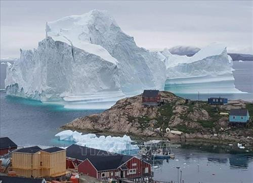 Băng trên đảo Greenland tan giữa mùa đông