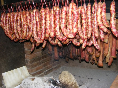 Đặc sản vùng miền và các mặt hàng độc lạ hút khách dịp Tết