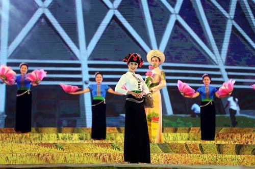Thi trang phục truyền thống các dân tộc tỉnh Điện Biên