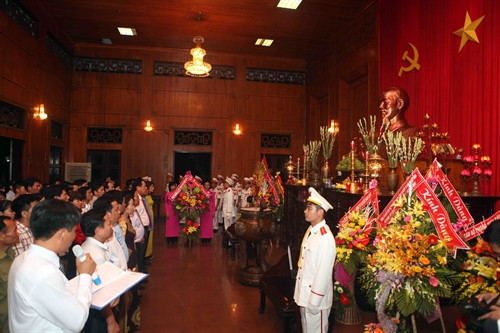 Khai mạc Lễ hội Làng Sen năm 2016 