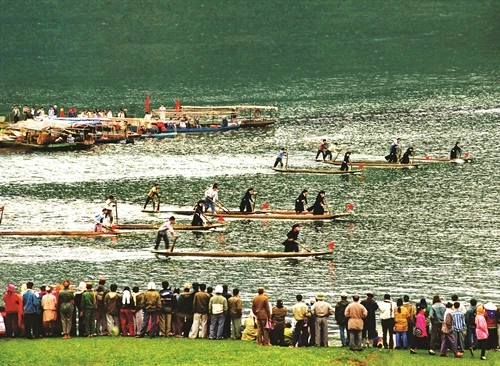 Tưng bừng hội xuân Ba Bể