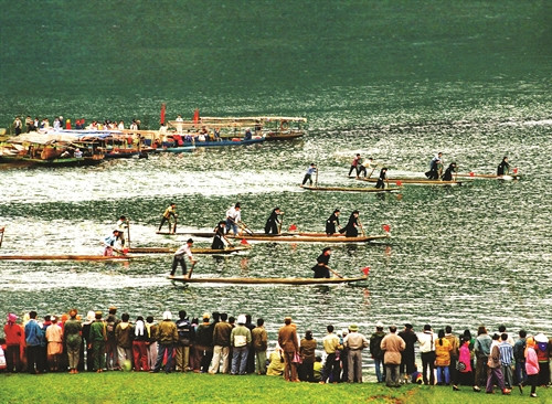 Tưng bừng hội xuân Ba Bể