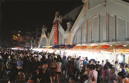 Chợ đêm phố cổ Hà Nội