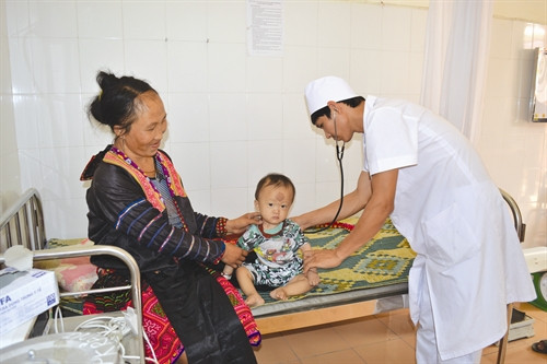 Điện Biên làm tốt chính sách bảo hiểm y tế cho đồng bào