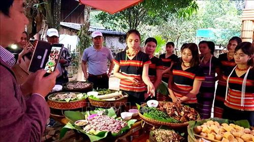 Hỗ trợ người dân phát triển sinh kế bền vững từ du lịch sinh thái cộng đồng ở A Lưới