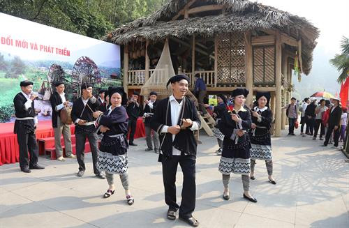 Tiếng chuông gọi mùa Xuân