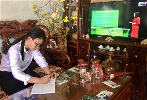 Dịch COVID-19: Phản hồi tích cực từ chương trình dạy học trên truyền hình tại Gia Lai