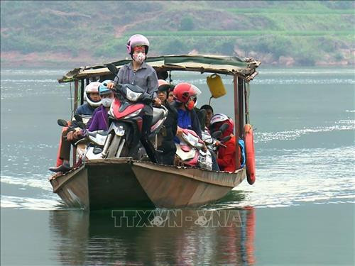 Tiềm ẩn nguy cơ mất an toàn giao thông đường thủy trên lòng hồ thủy điện Sơn La