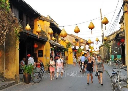 Dịch COVID-19: Hội An tạm dừng bán vé tham quan khu phố cổ và phố đi bộ