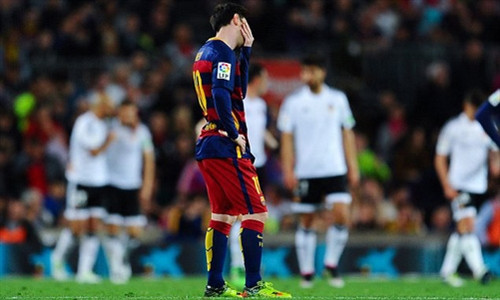 Barcelona lún sâu vào khủng hoảng