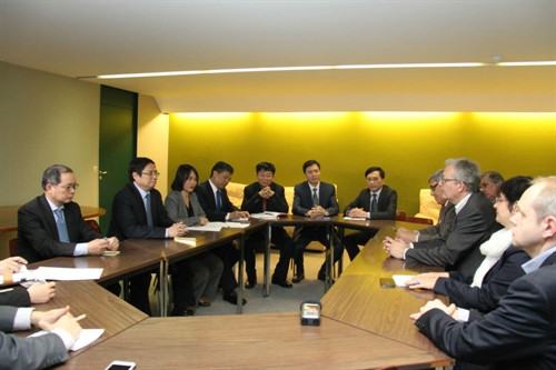 Đoàn đại biểu Đảng Cộng sản Việt Nam dự Đại hội lần thứ 37 Đảng Cộng sản Pháp