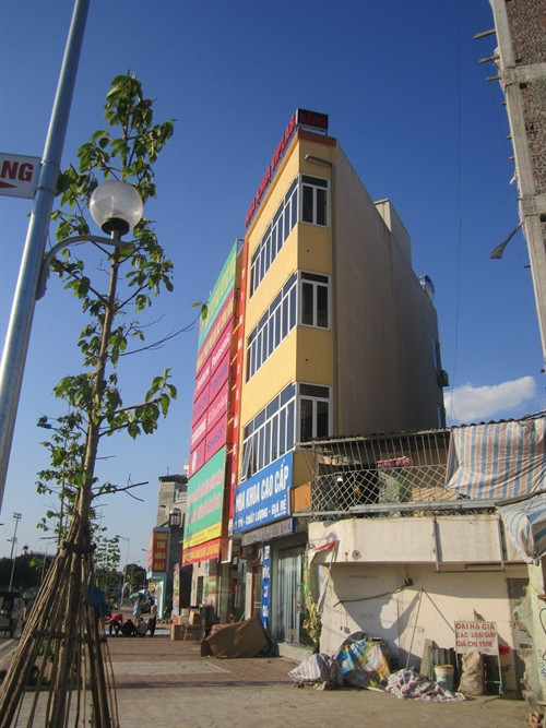 Nhà siêu mỏng, siêu méo xuất hiện trên tuyến đường nghìn tỷ ở Hà Nội